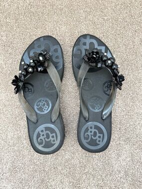 Embellished Black Floral Jelly Flip Sandals